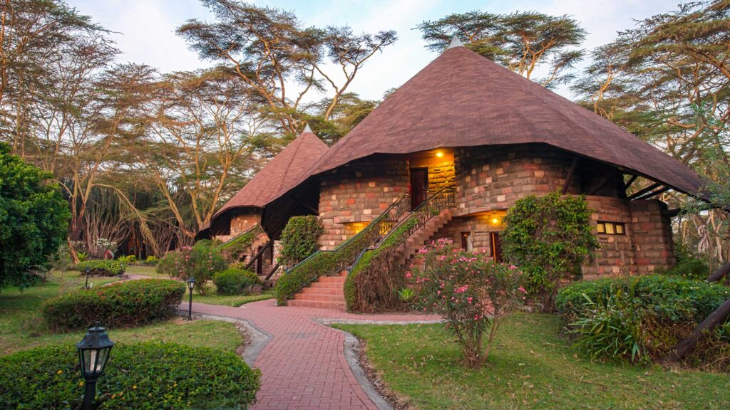 Are There Luxury Lodges at Lake Naivasha?
